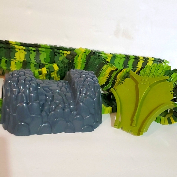 LAST CHANCE Magic Tracks Set Dino Green Camo Safari Truck - Picture 5 of 9